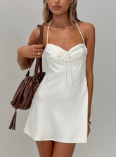 Minivestido halter Avabelle color champán