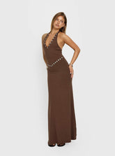 Vestido largo Correna tipo halter adornado, color chocolate