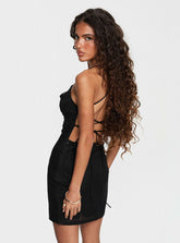 Minivestido Alexus con cuello vuelto negro