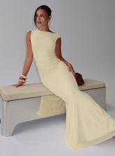 Vestido largo Krystyna de malla fruncida sin hombros color mantequilla