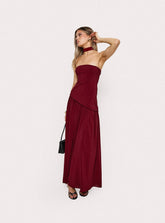 Vestido maxi Odela sin tirantes con bufanda y cintura baja color cereza