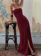 Vestido largo sin tirantes con abertura alta Diamanti, color burdeos