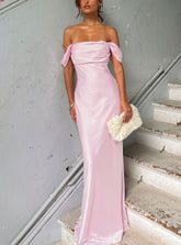Vestido largo Azura con hombros descubiertos rosa