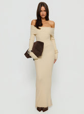 Vestido largo con hombros descubiertos Phylis color crema