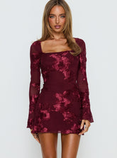 Vestido mini de manga larga Better Love con estampado floral burdeos