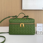 Bottega Veneta Bang Bang Women's Gold Accessories Zipper Closure Solid Color Calfskin Shoulder Crossbody Handbag Bag Bags #76533