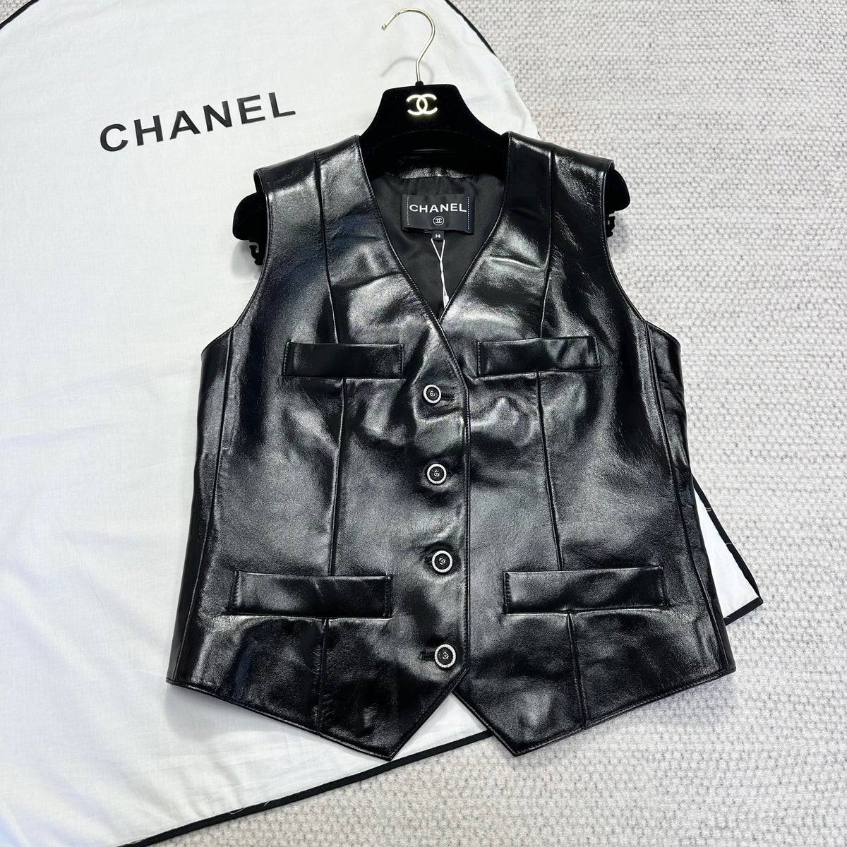 Chanel Women's Spring/Fall Fashion Classic Solid Color V-Neck Single Button Leather Top Vest #323105