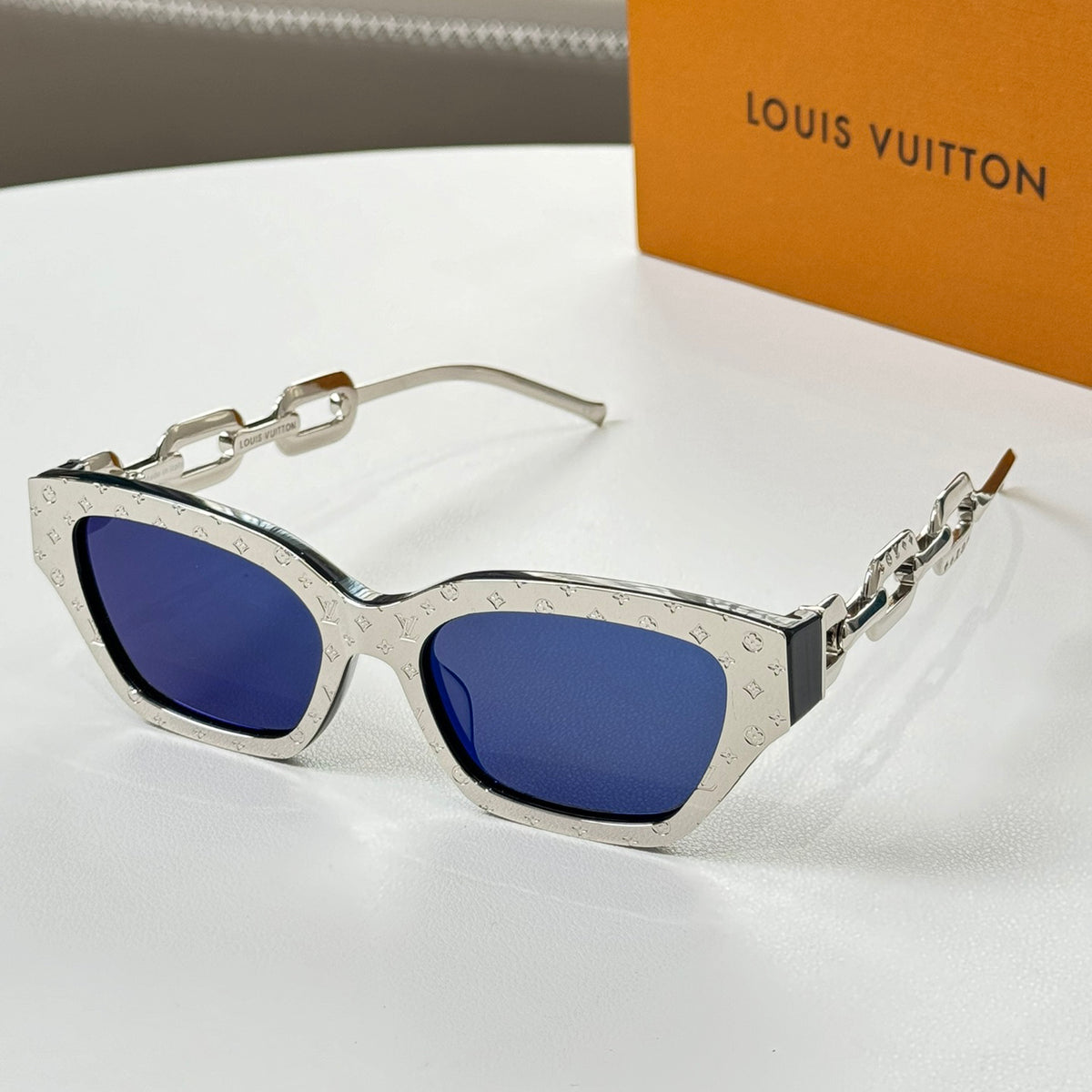 Louis Vuitton Women's Lens Legs Gold Hollow Out Design Irregular Shape Sunglasses Eyeglasses Glasses #74943