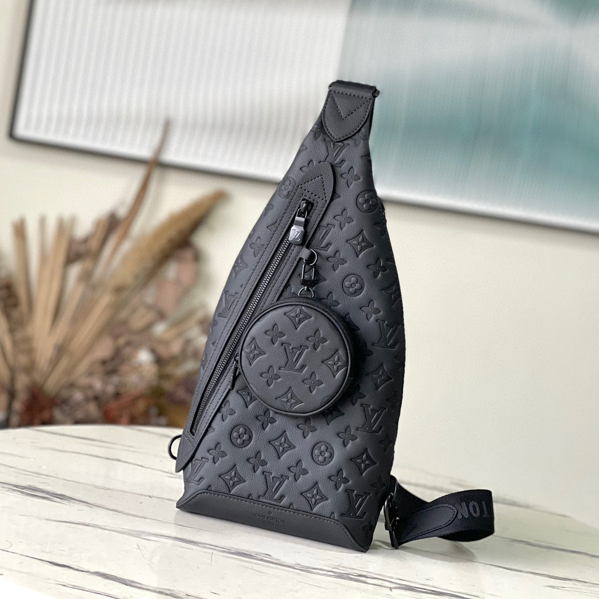 Louis Vuitton  Black Leather Shoulder Bag #57544