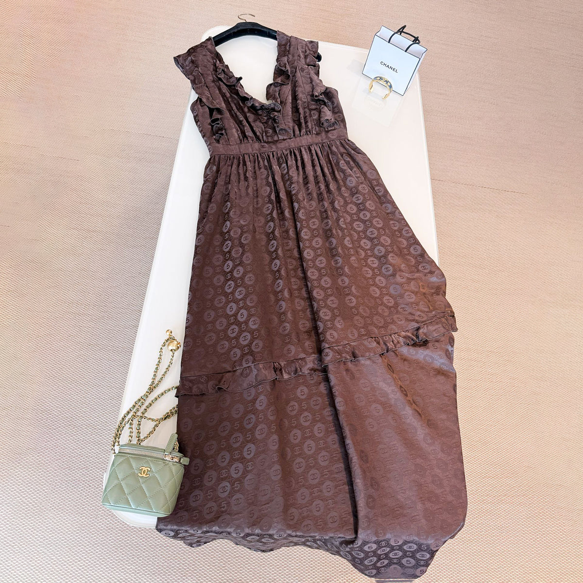 Chanel Women's High Street No. 5 Alphabet Polka Dot Summer V-neck Lace Silk Solid Color Sleeveless Dresses Ngvp #2153