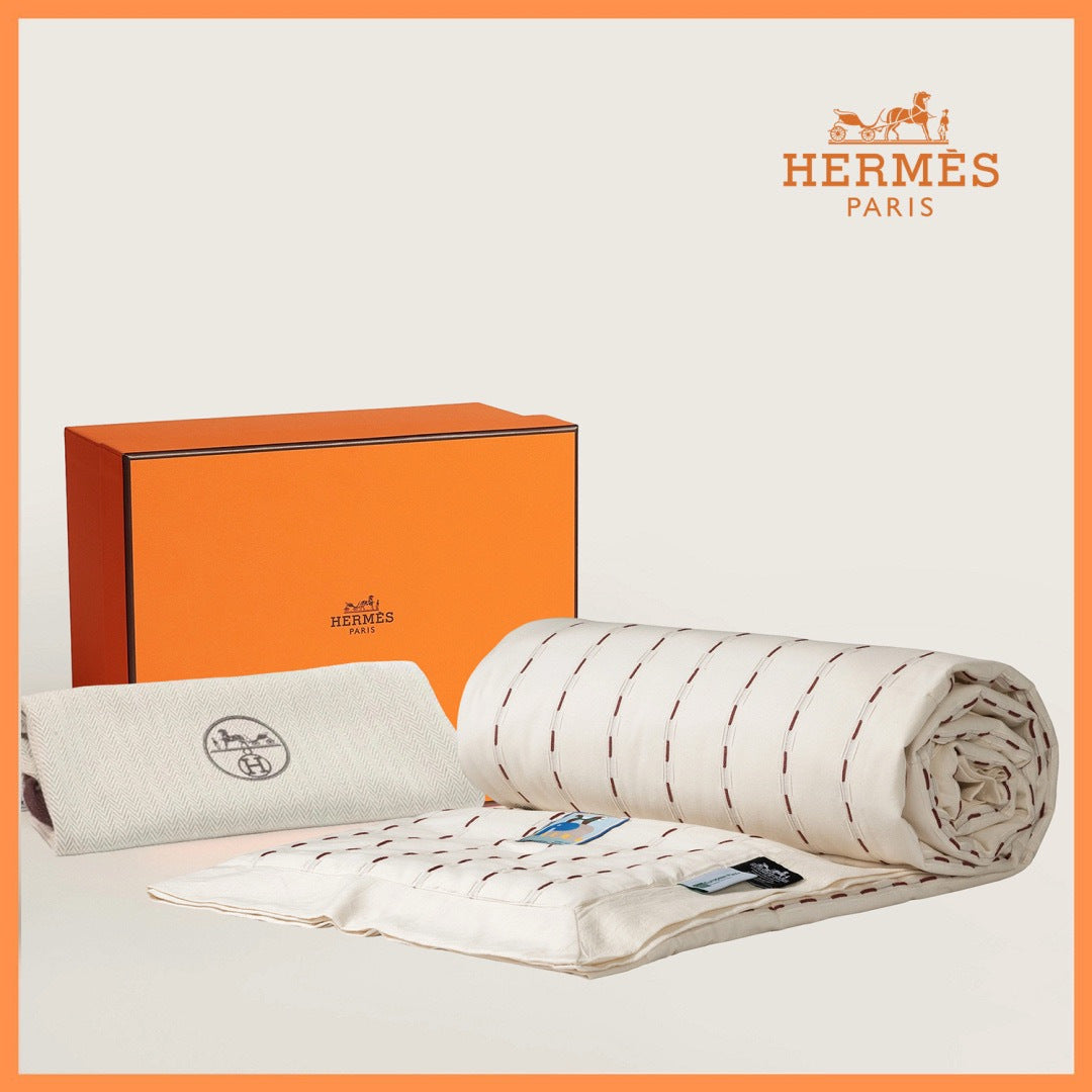 Hermès DECOR ANIMAUX BLOCKS Cotton and Linen Silk Quilt #386542