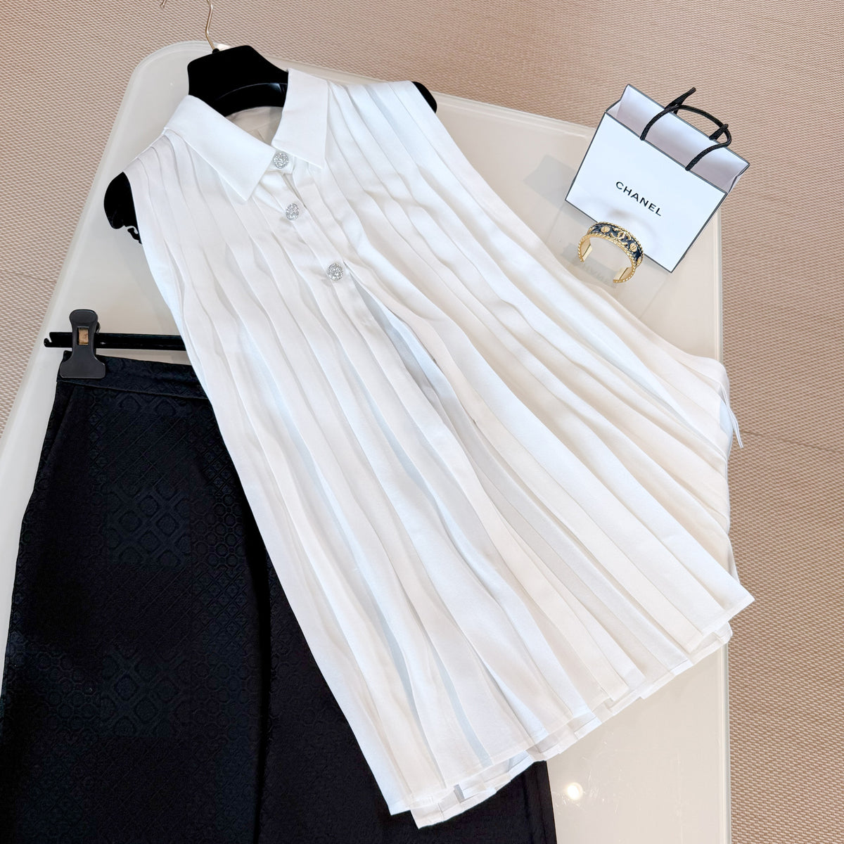 Chanel Women's Spring/Summer Cape Silk Slit Rhinestone Button Top Solid Color Lapel Sleeveless Shirt Ngvp #2273