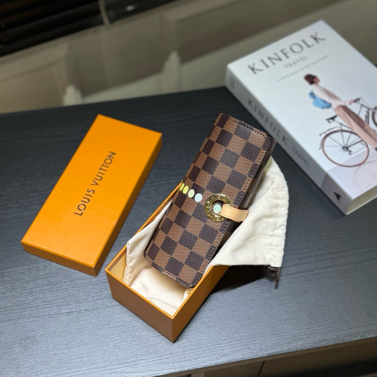 Damier Ebene Travel Colouring Set