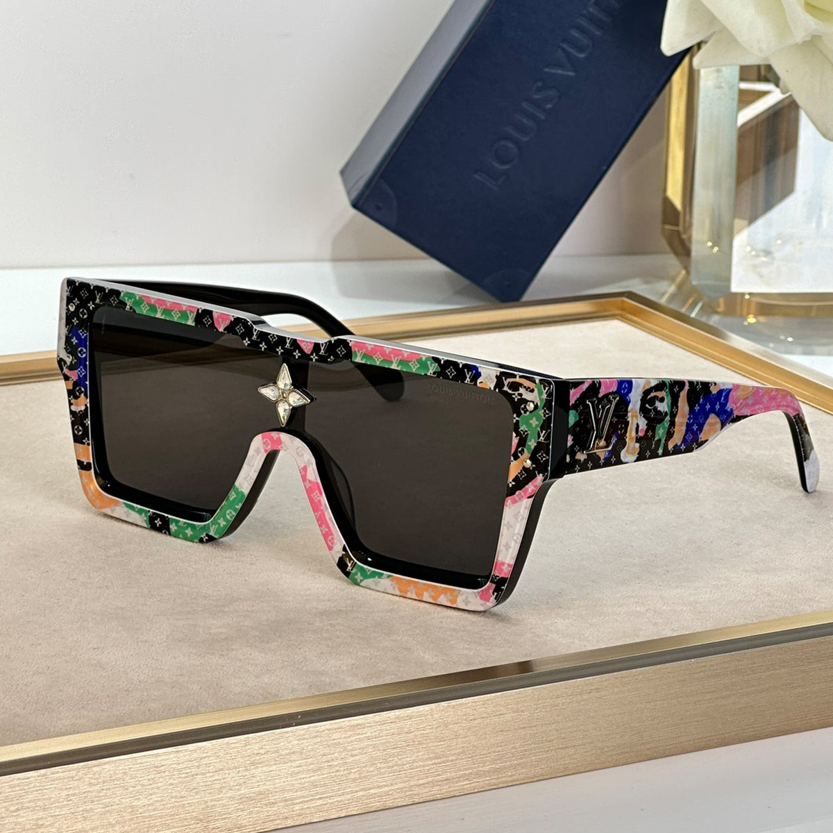 Louis Vuitton Men's And Women's Logo Textured Box Glasses Crystal Accessories Colored Luxury Sunglasses  #99821