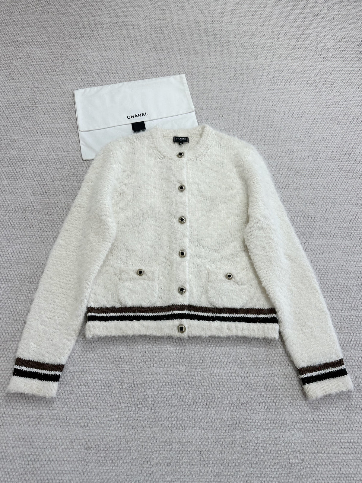 Chanel Top-quality Cardigan Version Short Skirt Cashmere Alpaca White Brown #375695