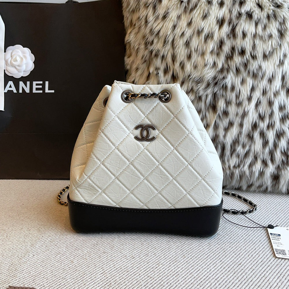 Chanel Gabrielle Women's Diamond Pattern Chain Drawstring Closure Calf Leather Shoulder Bag Bags #99383