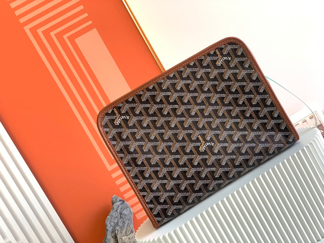 L  Goyard Calfskin toiletry bag Album retrieval code 149128