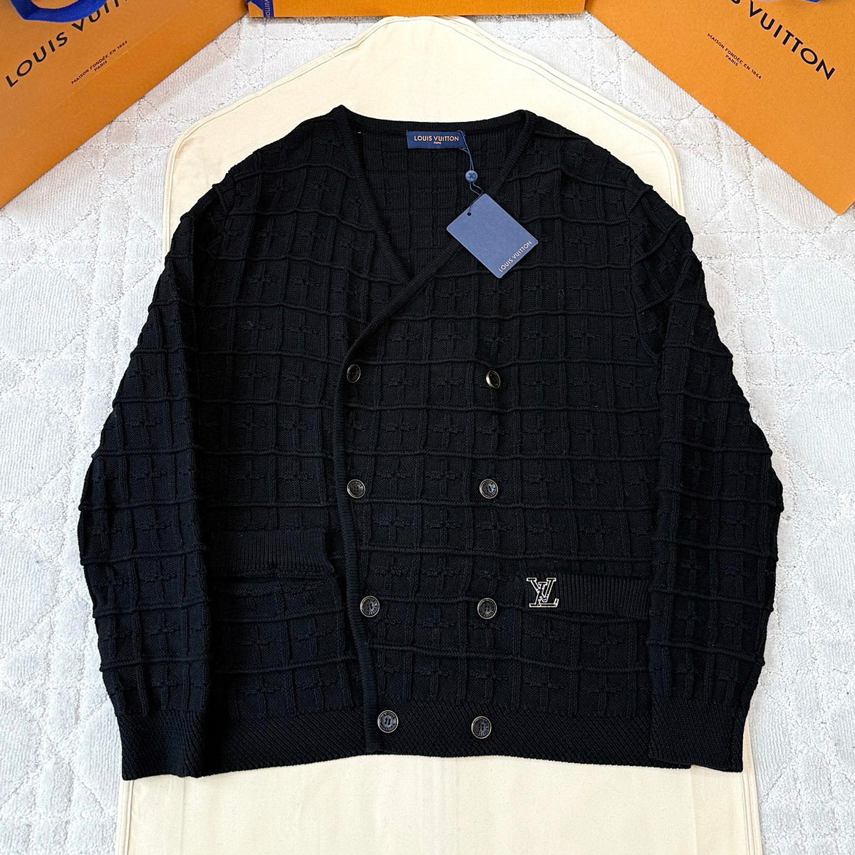 Louis Vuitton Men's And Women's Spring/Autumn Solid Color Fashionable Casual Checkered Metal Badge Jacquard Double-breasted Knitted Cardigan Jacket #78146