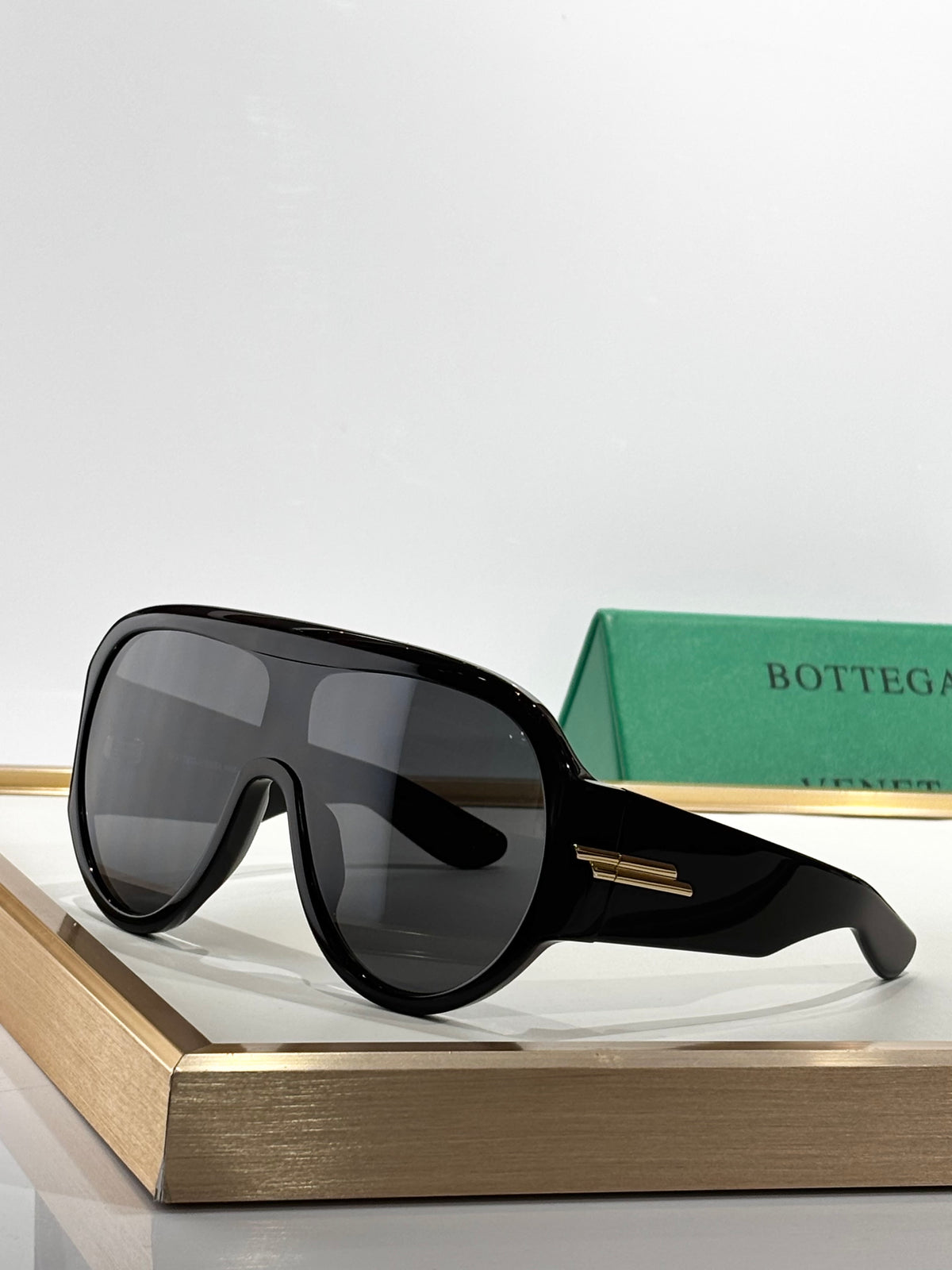 Bottega Veneta  Oversized Mask Sunglasses in Havana #376948