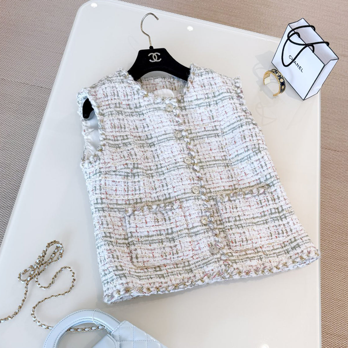 Chanel M¨¦tiers D'art Collection Tweed Gold Thread Vest Women's Spring And Summer Short Sleeveless Undershirt Tops Fashionable And Elegant Trend Jacket Ngvp #2222