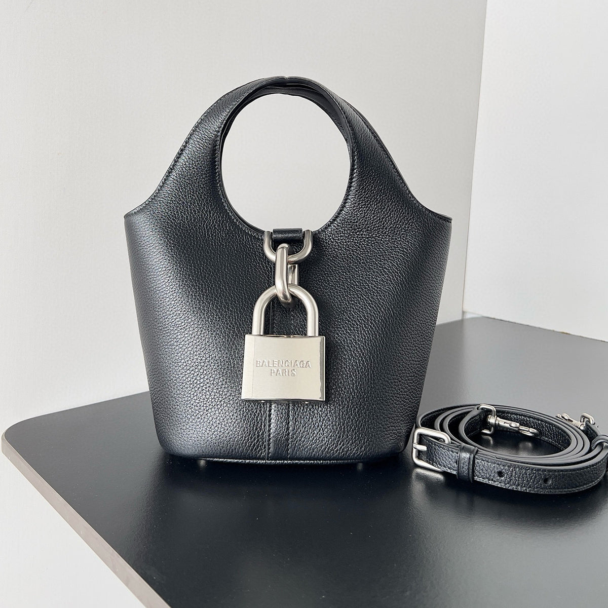 Balenciaga Men's And Women's Fashionable Metal Decoration Cowhide Bag Tote Handbag Crossbody Ngvp #7828