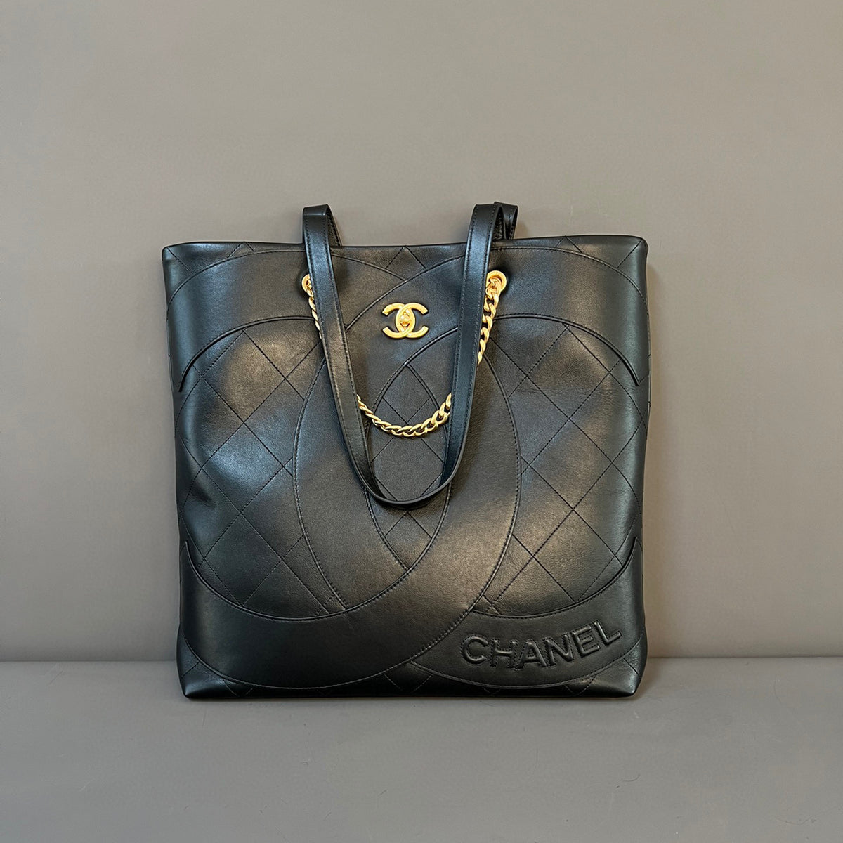 CHANEL  Large Capacity Leather Handbag #21246