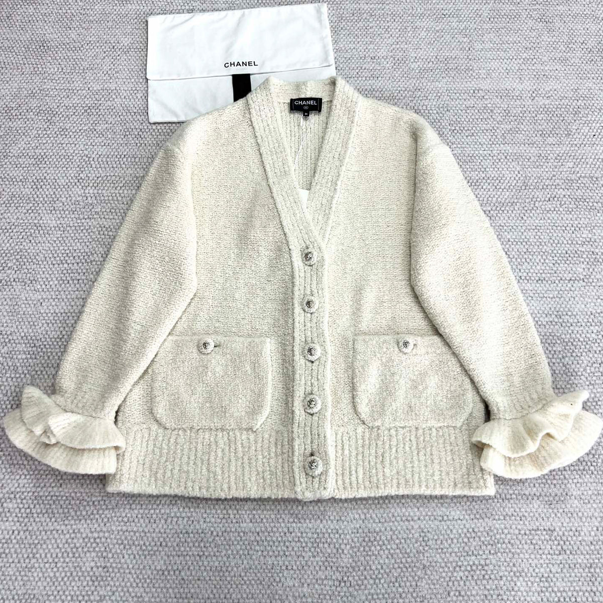 Chanel Women's Fall And Winter White Wool Single-breasted Knit Cardigan Fashionable And Elegant Straight Pants Suit Set Ngvp #1988