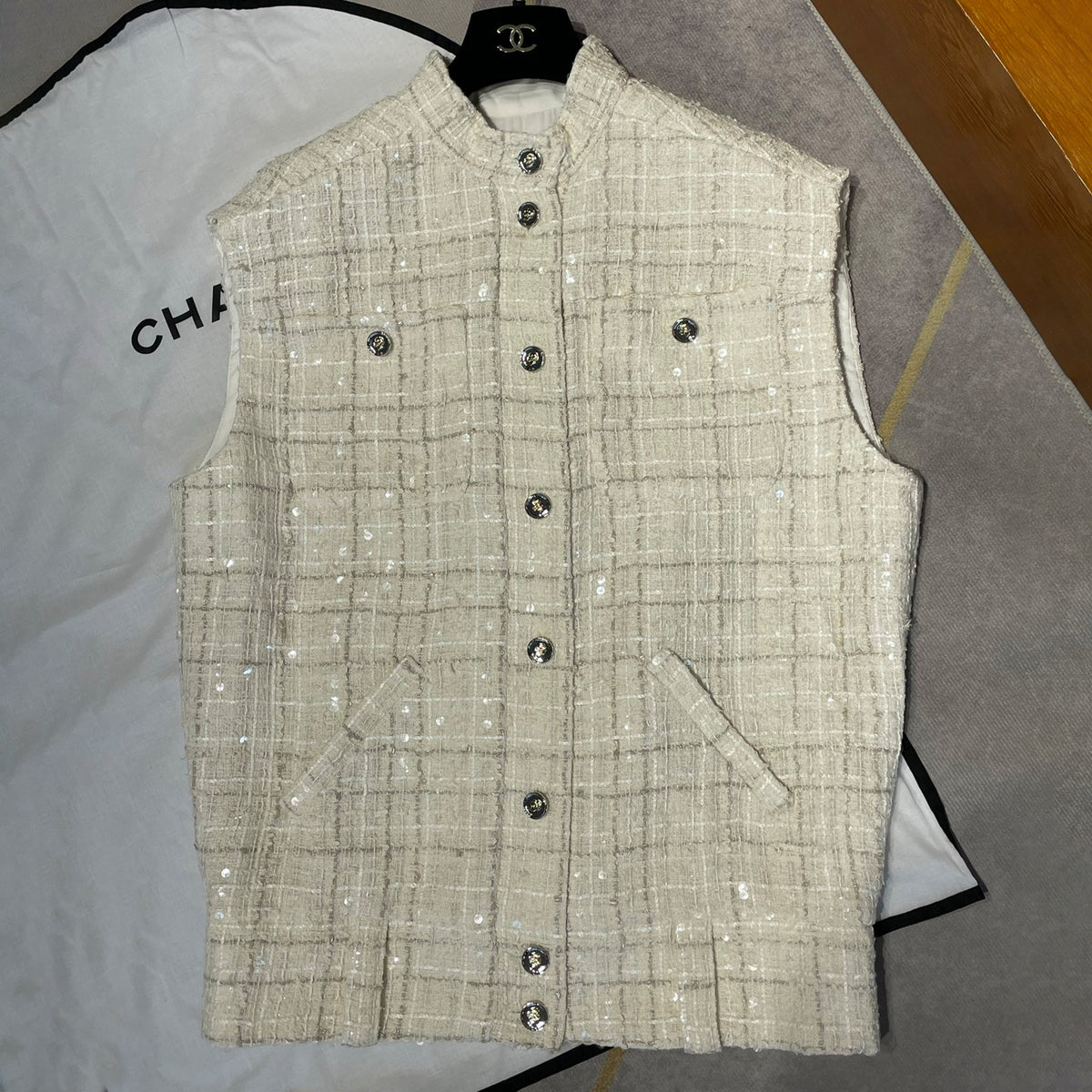 Chanel Women's Spring And Summer Sequins Tweed Single-breasted Vest Jacket Fashion Elegant Chic White Button Vest Ngvp #1971