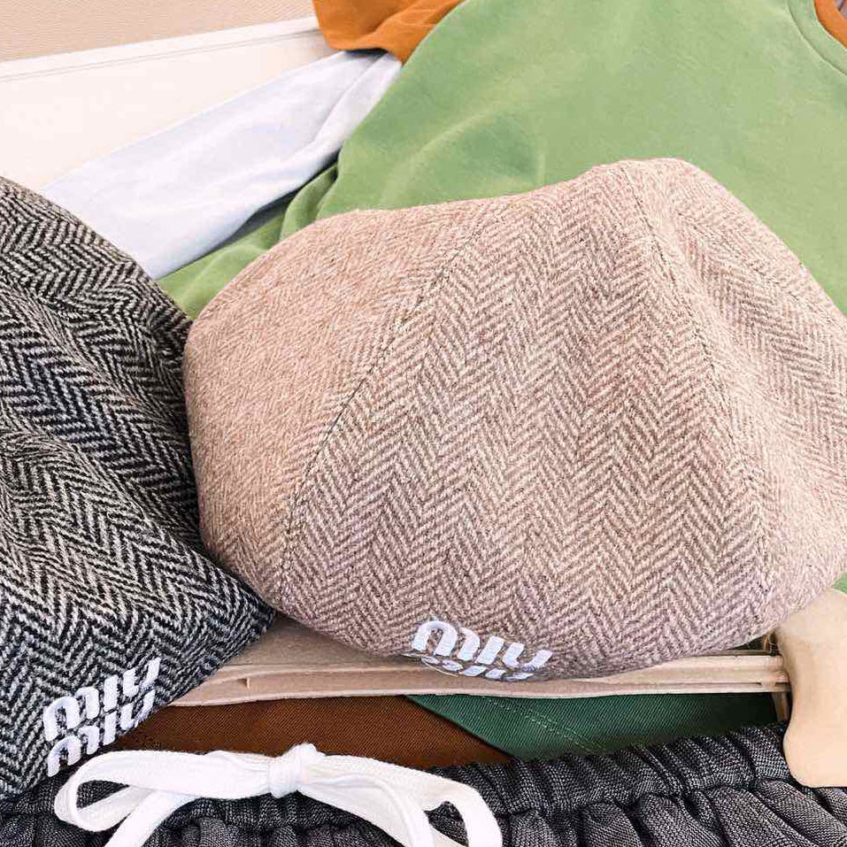 MiuMiu Women's Solid Color V-Pattern Wool Fabric Beret Cap Hat #74532