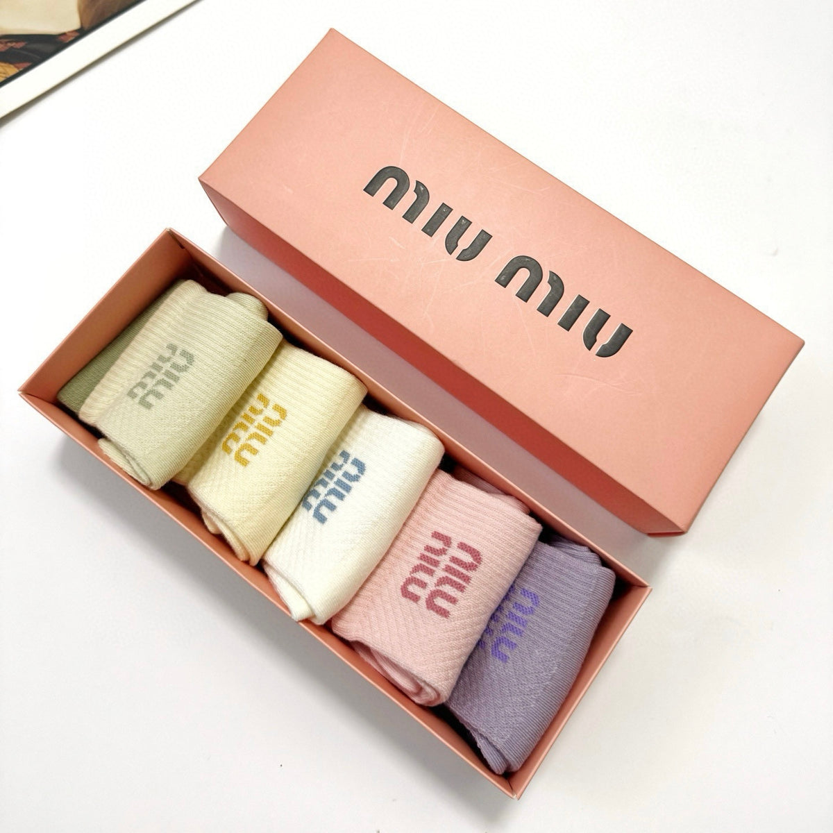 MiuMiu Men's And Women's Spring/fall Fashion Logo Logo Color-blocked 100% Cotton Crew Socks (One Box Of Five Pairs) Sock Accessories #79172