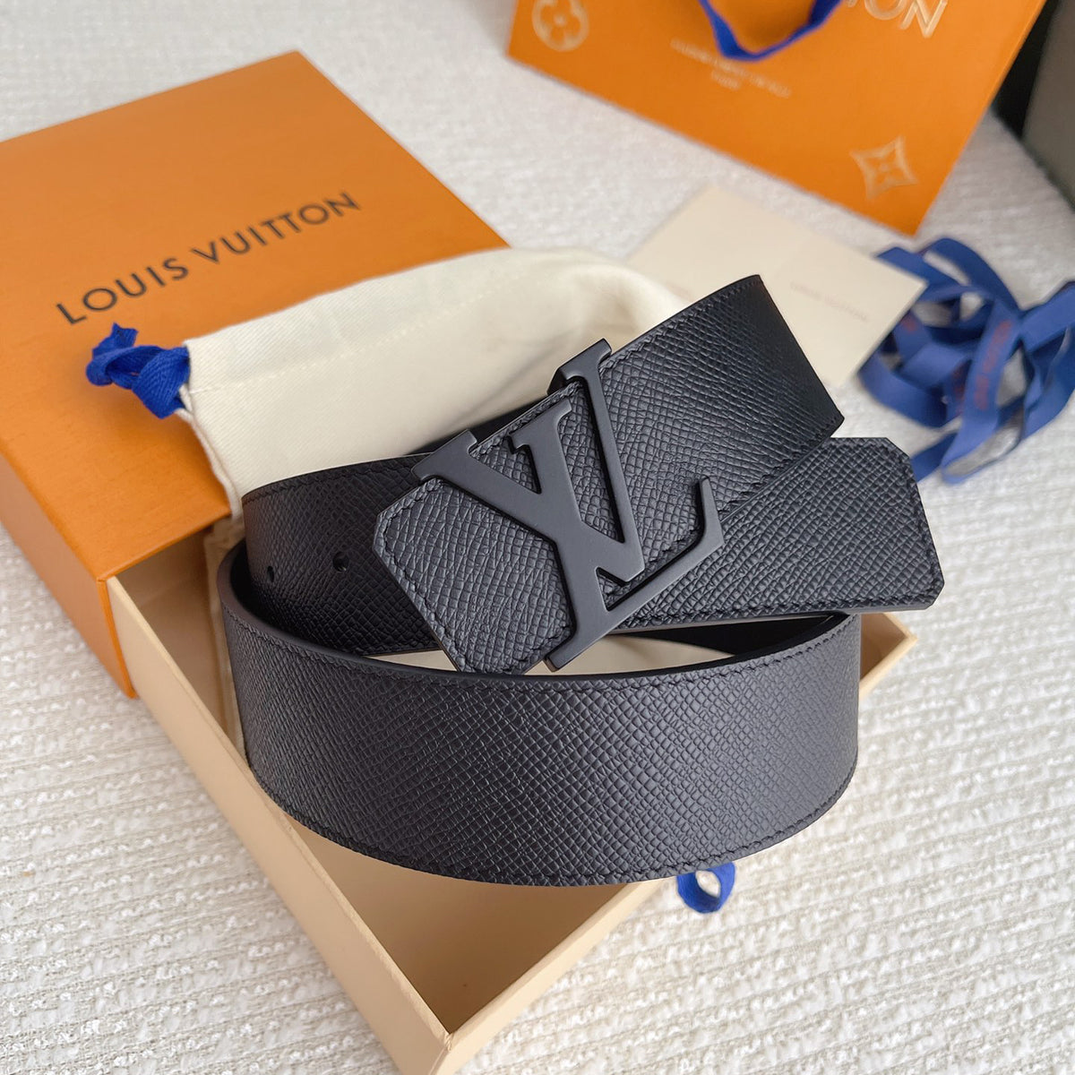 Louis Vuitton Men's Solid Color Design Metal Logo Label Calfskin Leather 40 mm Belt #74729